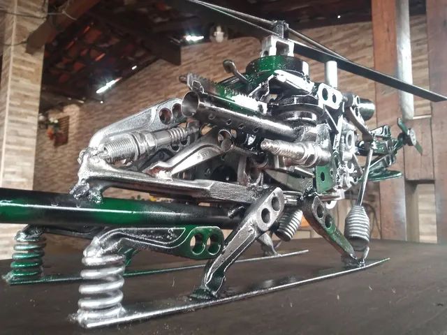 Miniatura helicóptero artesanal 