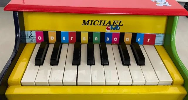 Mini piano infantil em madeira. Ótimo estado - Artigos infantis - Plano  Diretor Sul, Palmas 1260885310