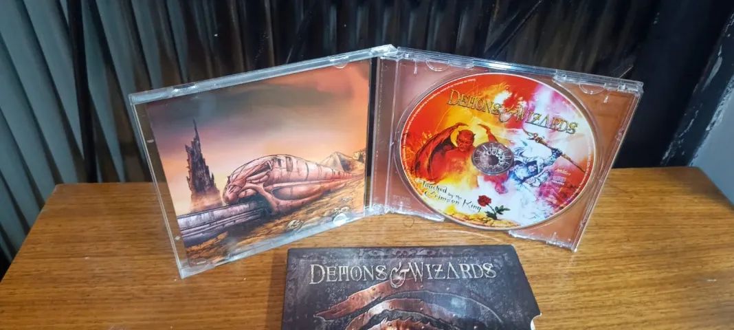 CD - Demons Wizards - Touched by The Crimson King - Foto 5