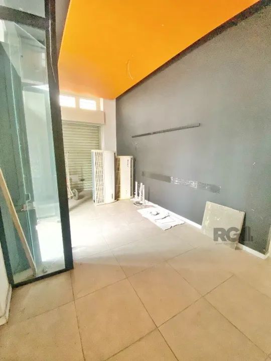 Prédio comercial em localização de esquina privilegiada no Centro Histórico, todo restaura - Foto 3