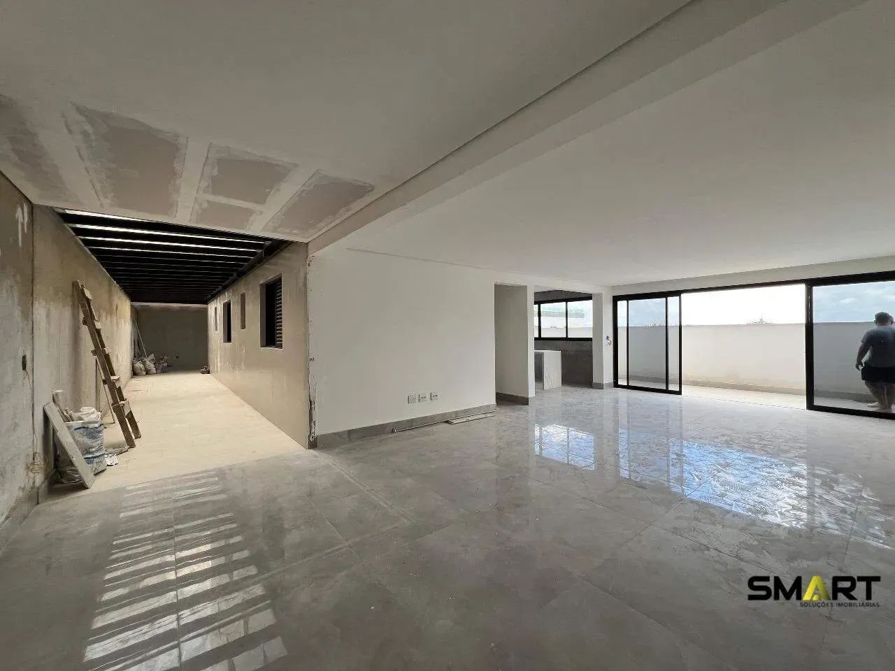 Área privativa alto luxo no Barreiro - NOVA!