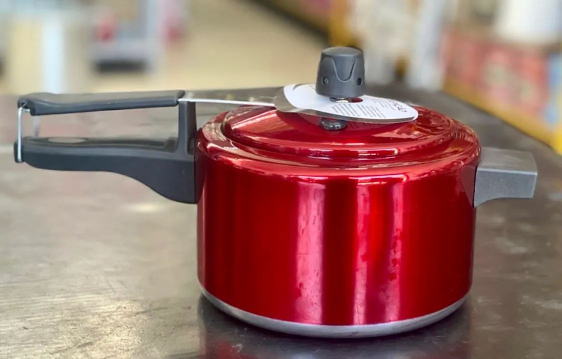 Panela de pressão 2,5 litros pequena apenas R$100,00
