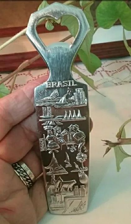 LOTE ABRIDOR DE GARRAFAS COLECIONÁVEIS