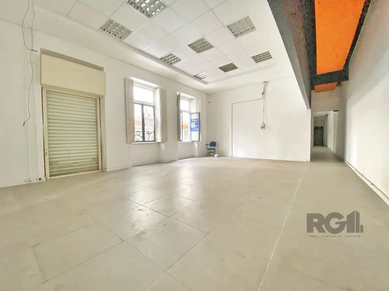 Prédio comercial em localização de esquina privilegiada no Centro Histórico, todo restaura - Foto 2