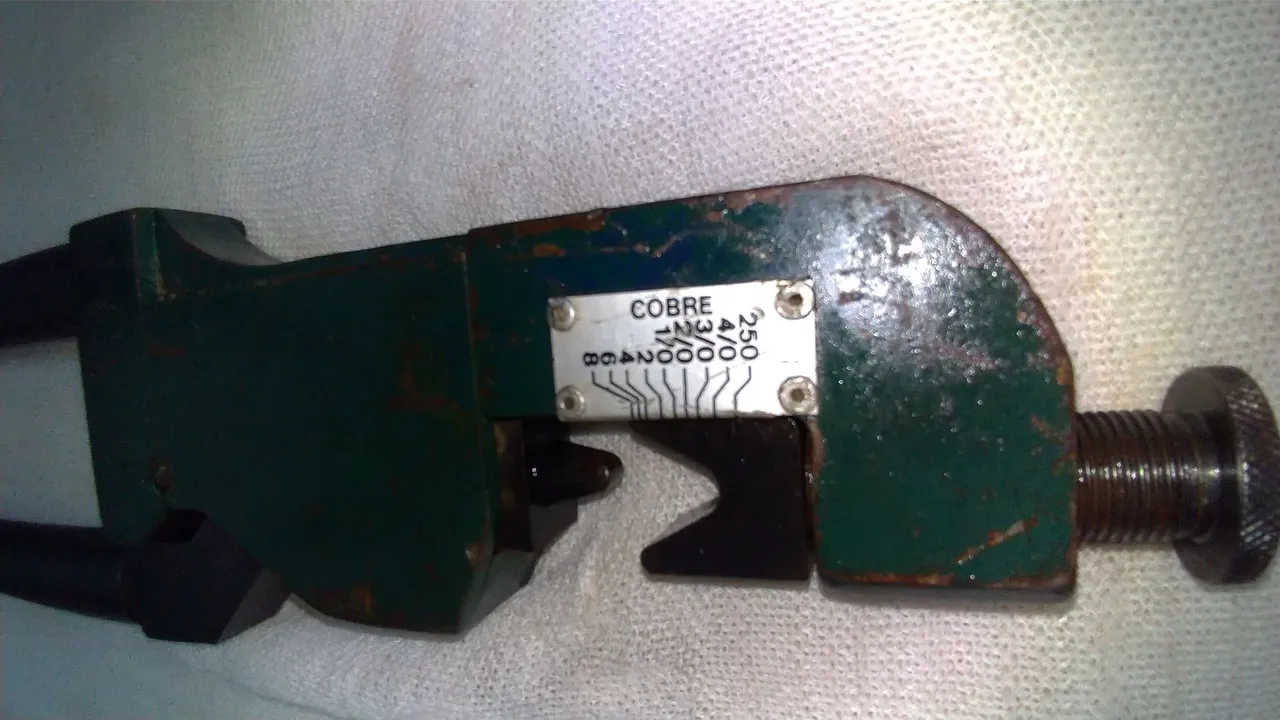 Alicate para Crimpar Fios Elétricos