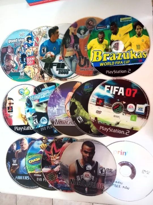 Lote 15 jogos de Playstation 2 e Case