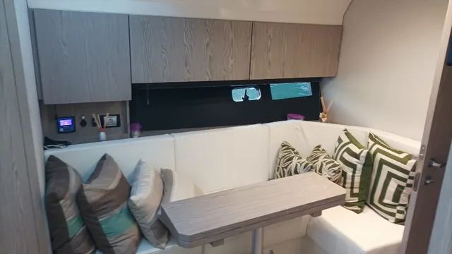 Lancha Sessa 40 2 x Volvo D4  320 HP Oportunidade!!!  Fale Conosco!!! - Foto 3