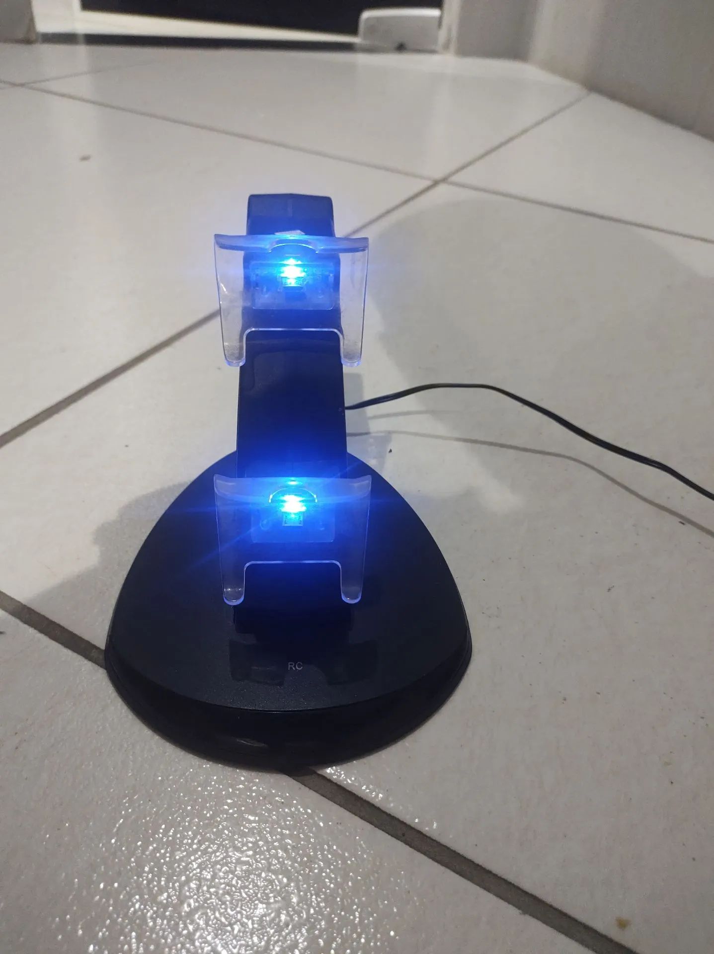 Carregador Dual Para Controle de vídeo game -  - R$ 100 - Foto 2