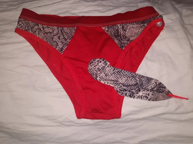 Cueca Slip vermelha usada tromba de elefante R 69,00 Tamanho P