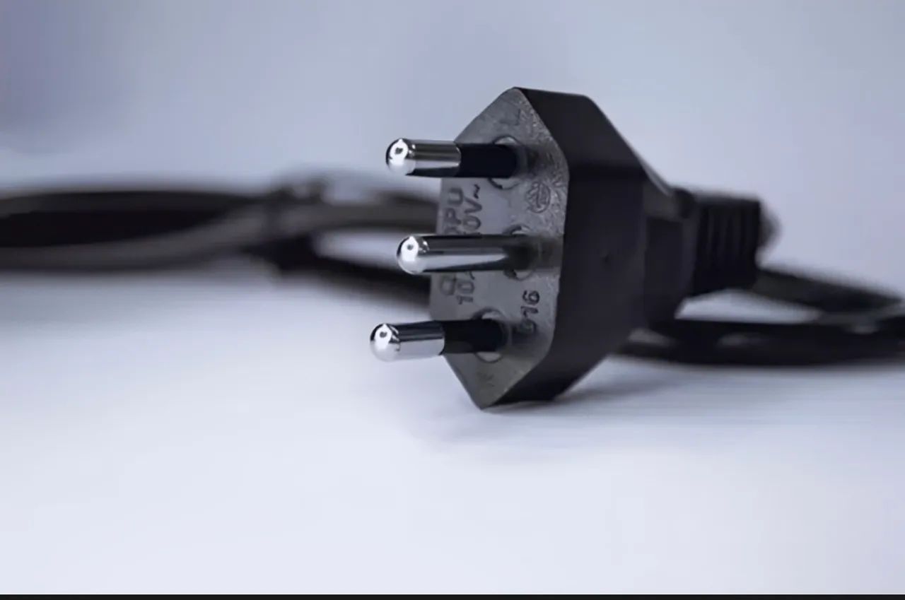 Sanduicheira Elétrica E Grill Antiaderente - Kaza+ Cor Preta 220v - Foto 4