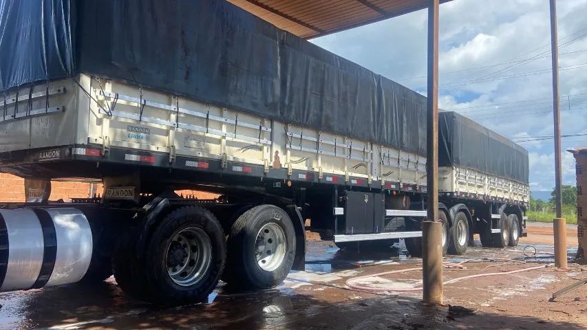 Vendo Volvo FH 440 2010 automático engatado no bi trem Randon - Foto 3