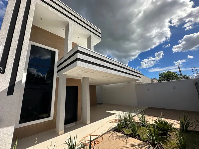 Casa na quadra atrás do Assaí