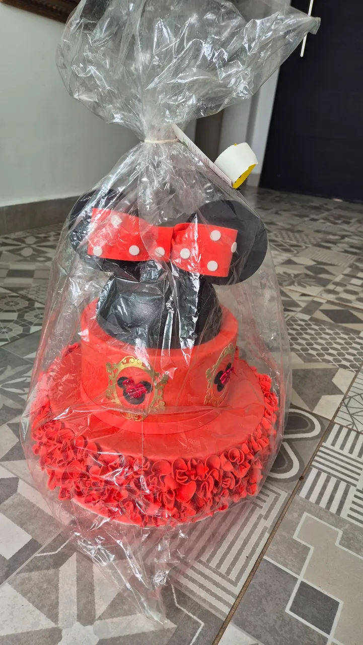 Bolo Minnie Vermelho Cenográfico