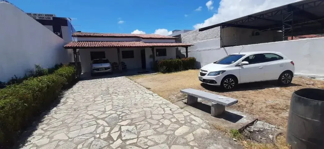 Excelente casa no Bessa -(390 m², 3/4, terraço externo e bem localizada)