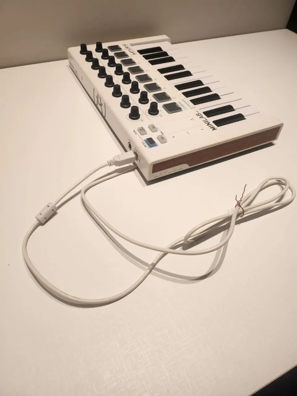 Teclado Controlador Arturia MiniLab MKII - Compacto, Poderoso e em Perfeito Estado! - Foto 4