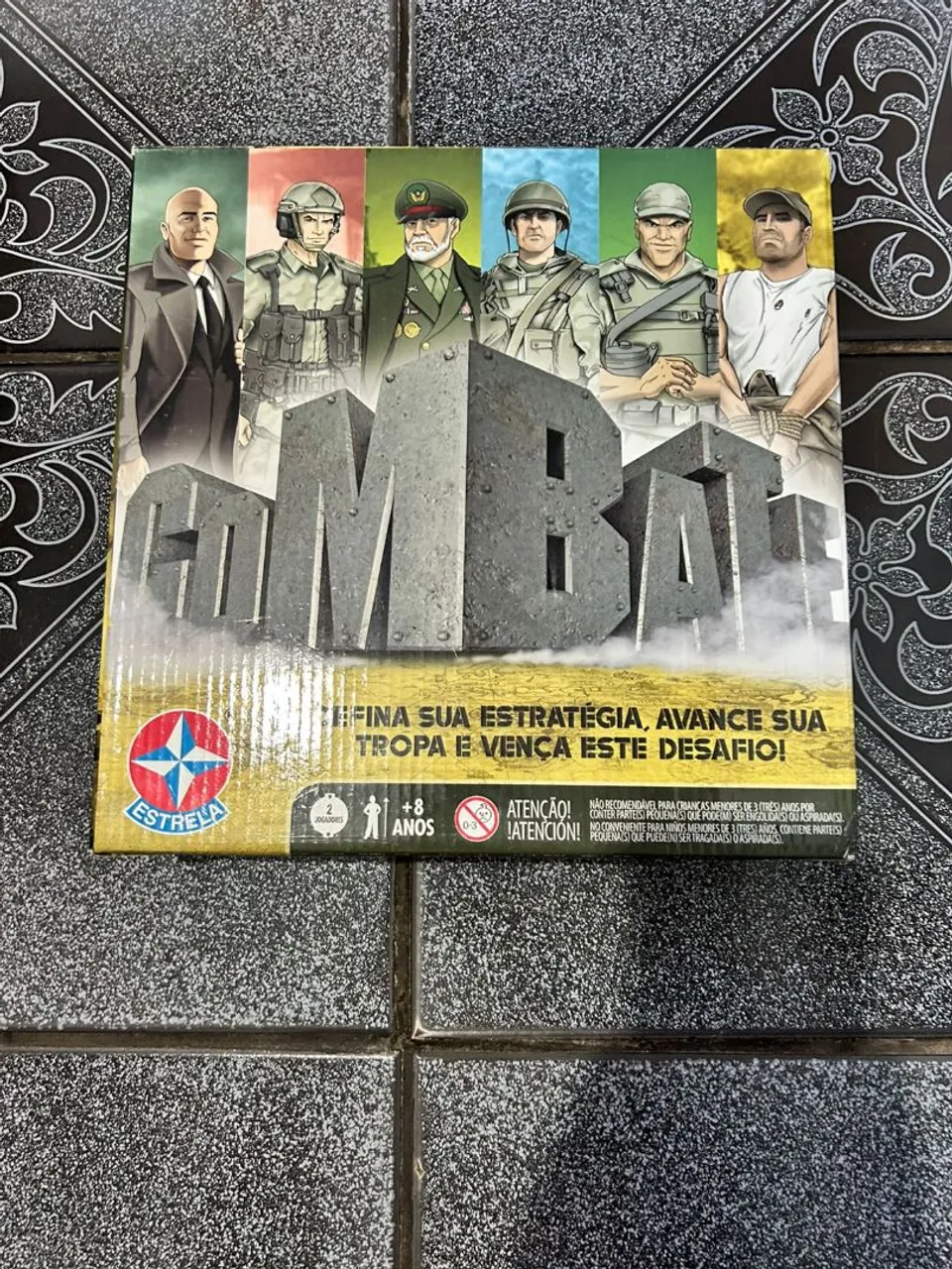 Jogo de Tabuleiro Combate - Estratégia e Ação!