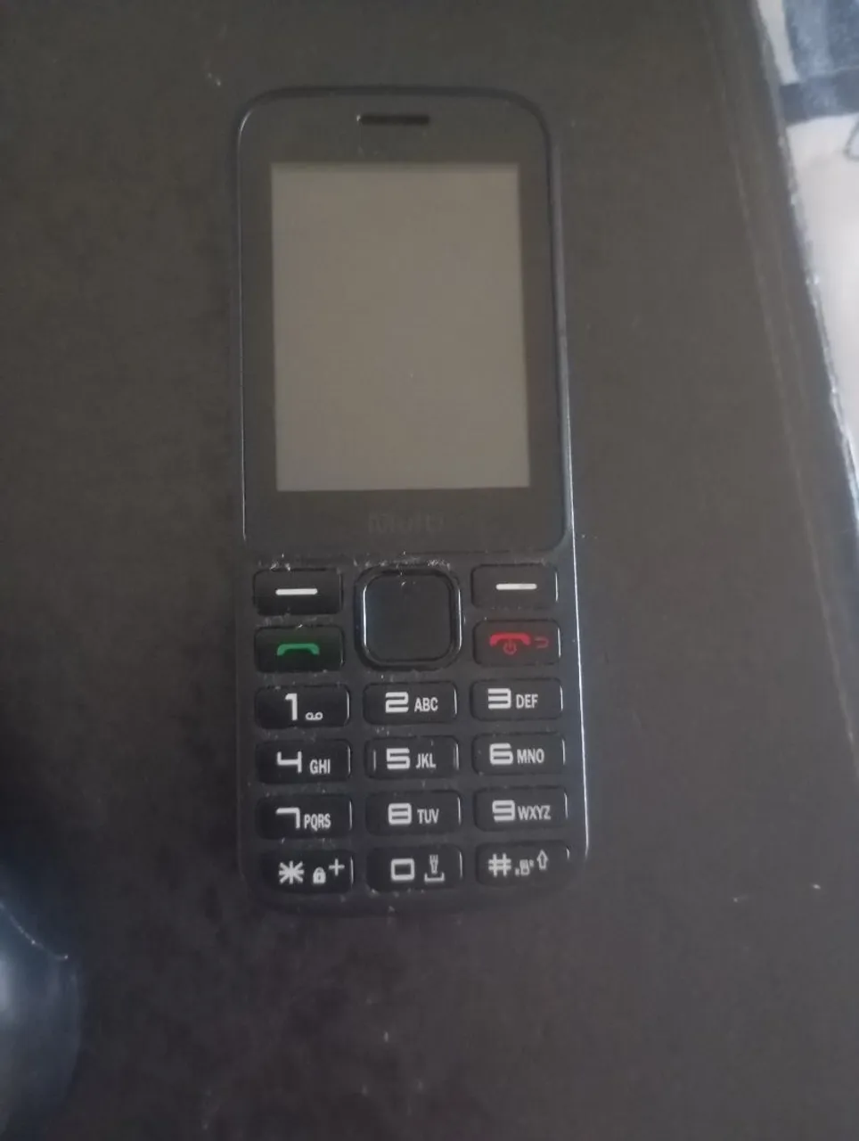 Celular Multi com acesso a redes sociais 