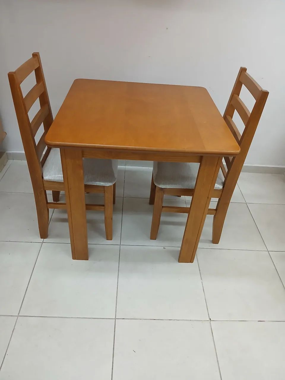 Mesa de Jantar de Madeira - 2 lugares  - Foto 3