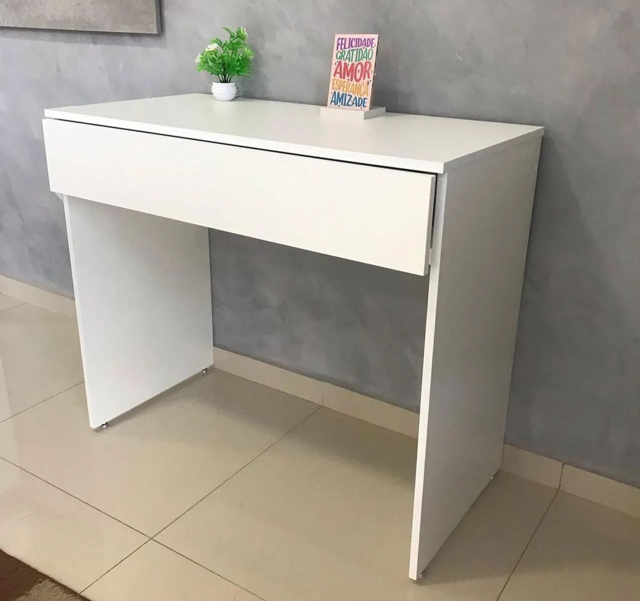 Mesa de Escritório Branca com Gaveta