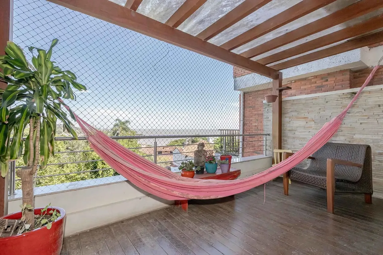Casa exclusiva com vista para o Guaíba na Vila Assunção
