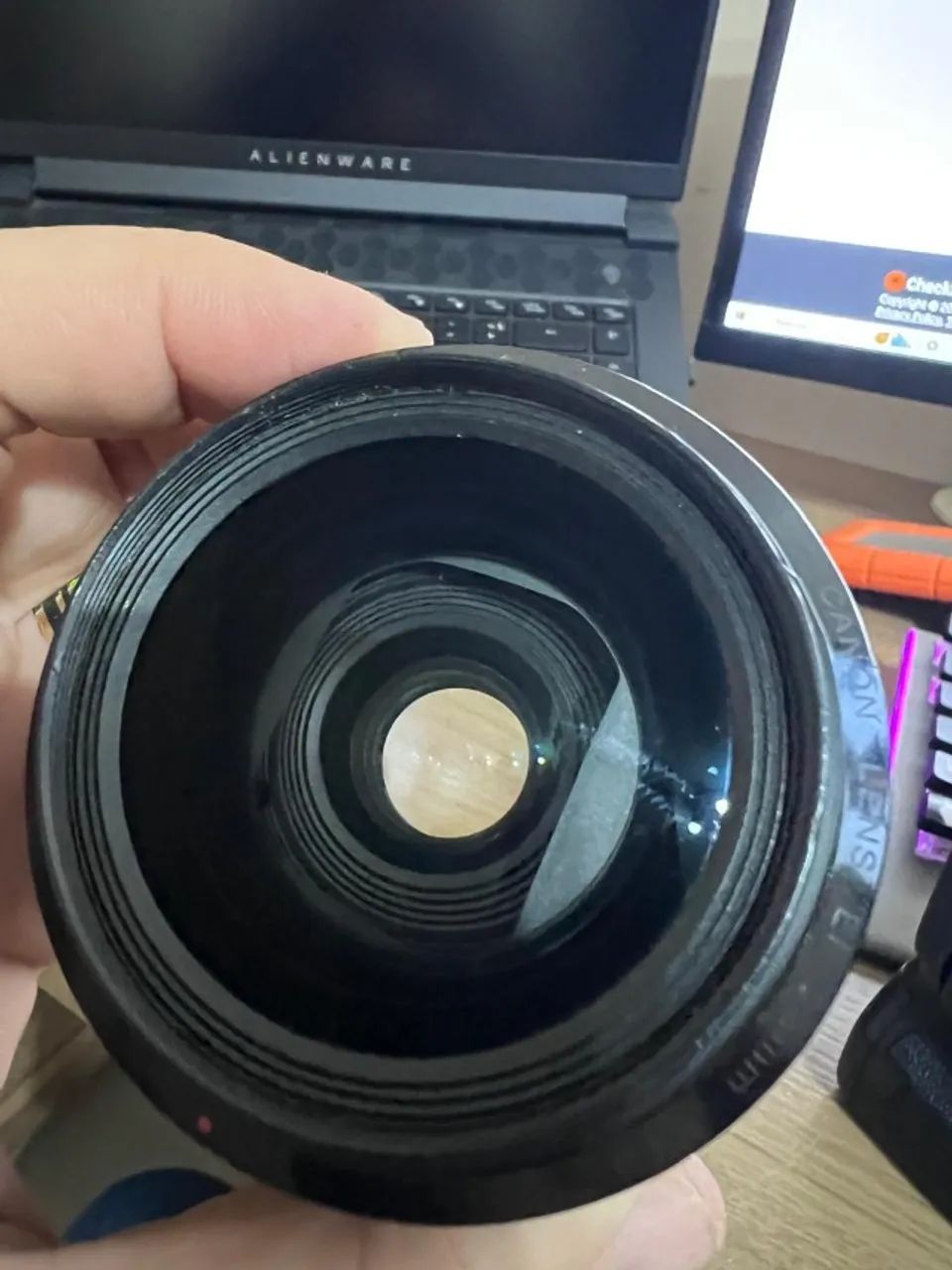 Câmera Cânon 80d + Grip e Lente Canon 28mm 1.8 - 12.200 cliques - Foto 3