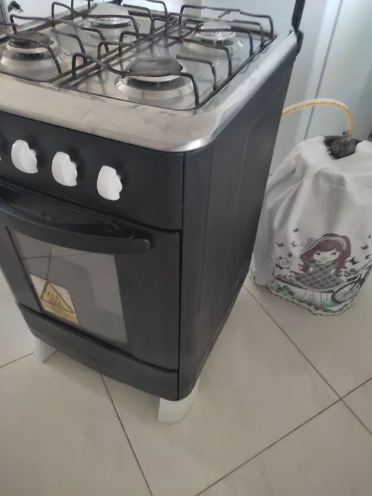 Fogão 4 Bocas - Preto - Usado - Foto 2