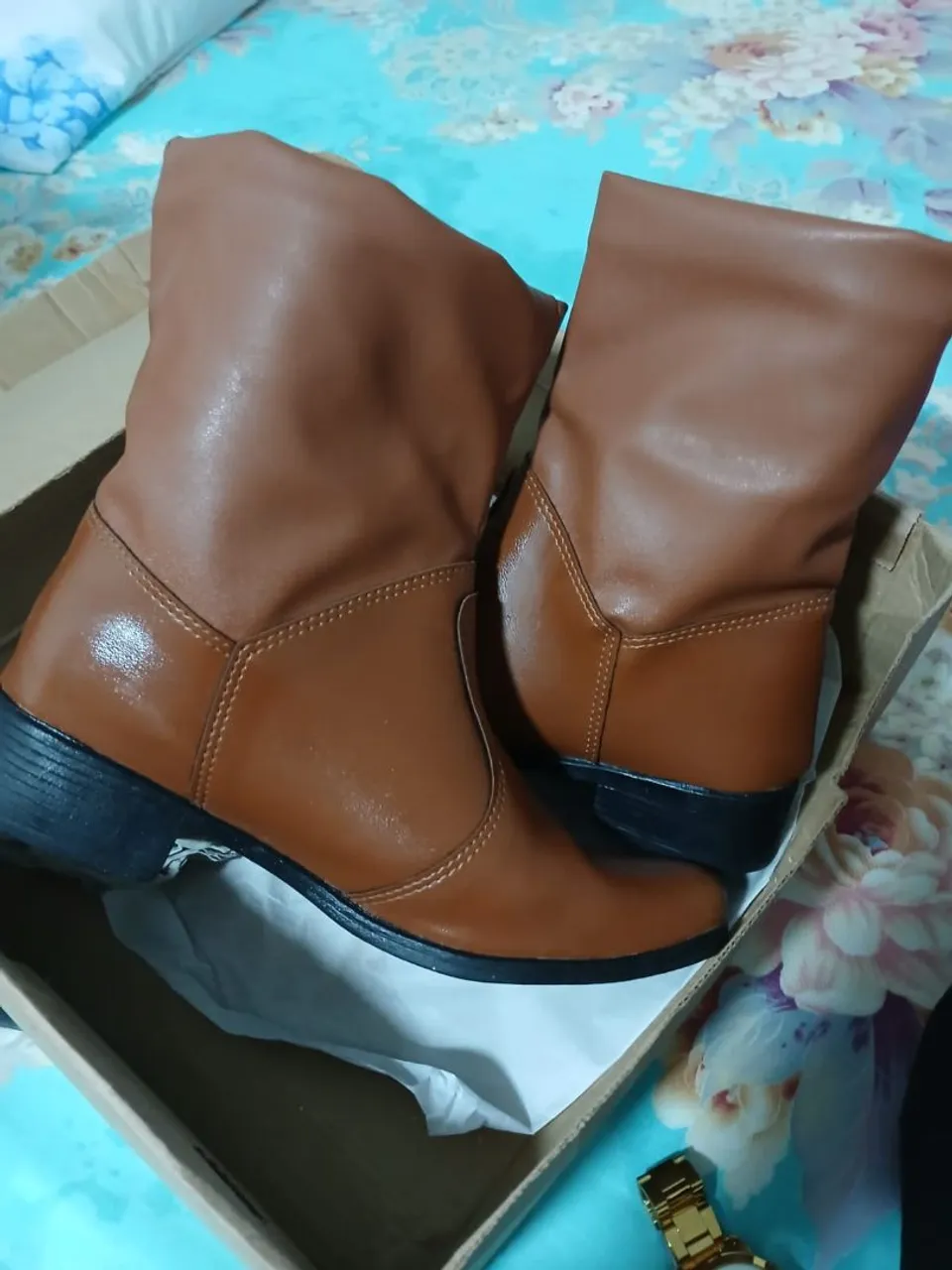 Botas de couro marrom