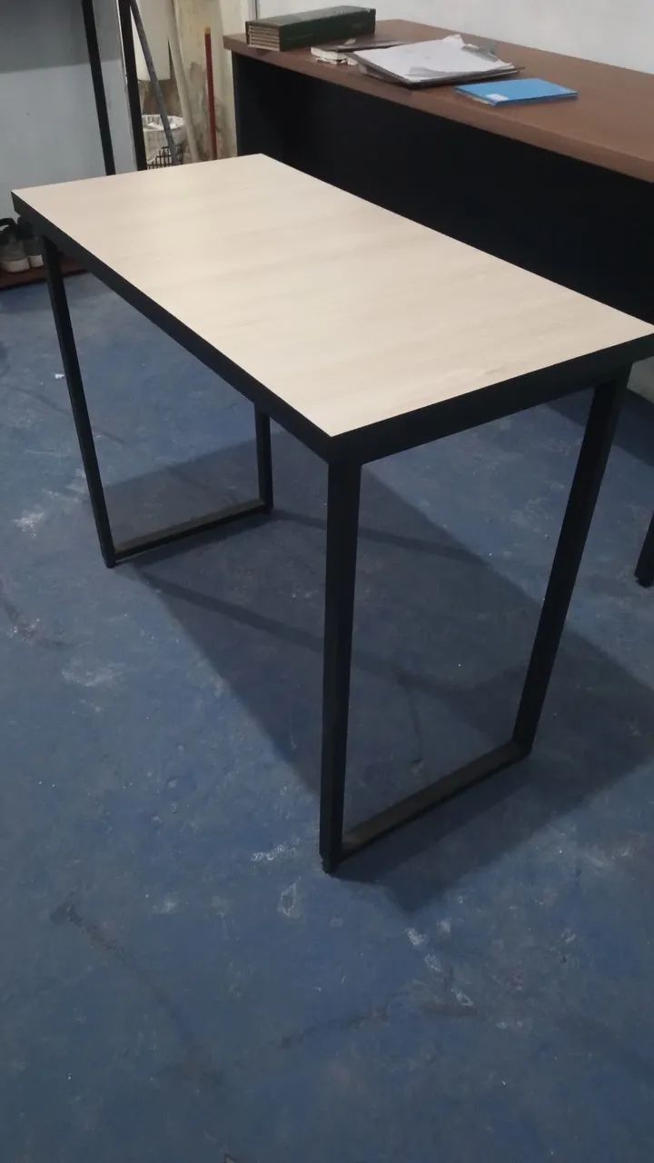 Mesa pra estudante... compacta 