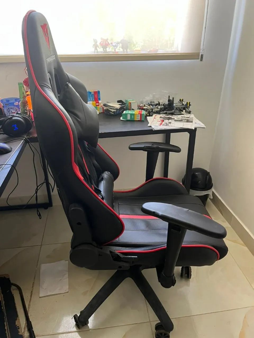 Cadeira Gamer ThunderX3 - usada (com detalhes) - ótima pra quem quer conforto barato - Foto 6