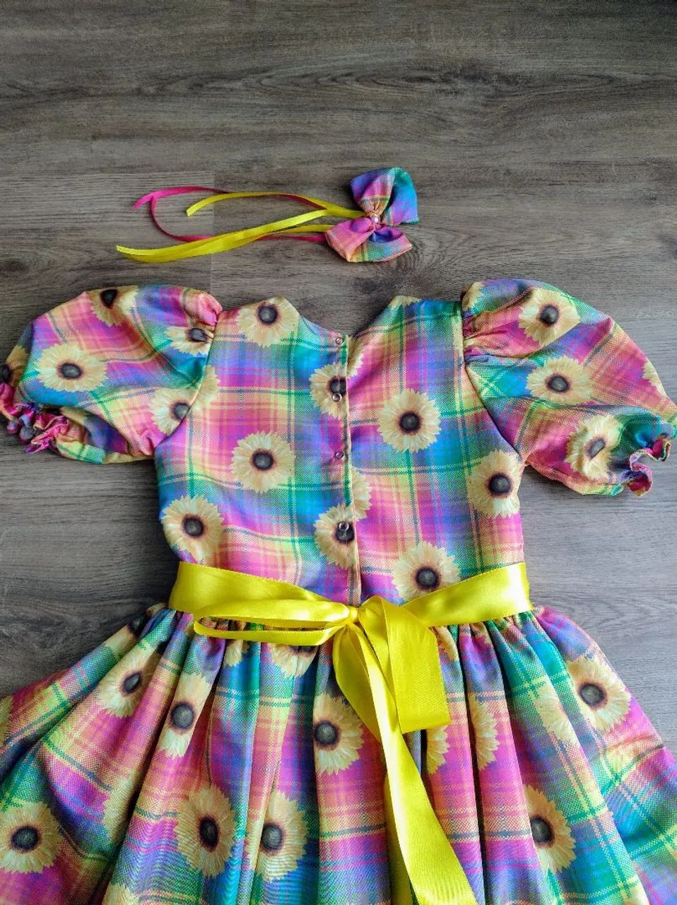 6 a 8 anos. Vestido Infantil Festa Junina - Girassol - Foto 3
