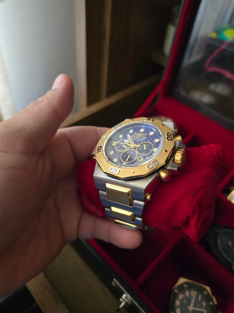 Relógio Invicta akula masculino dourado