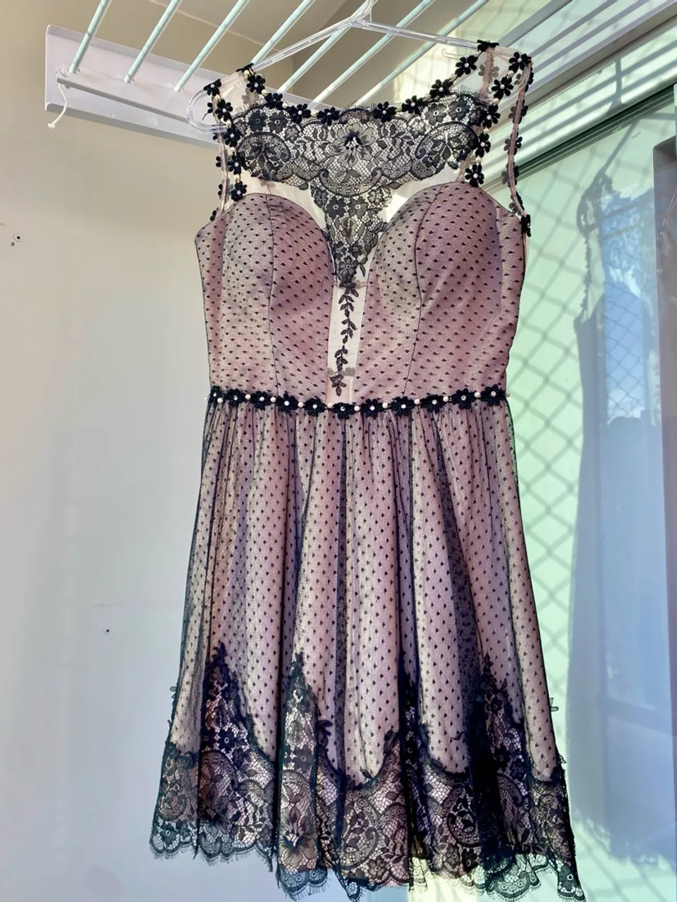 Vestido de Festa Elegante com Renda