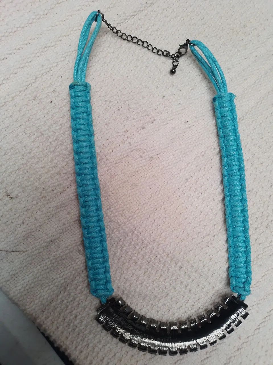 Colar feminino moderno com pedras - Foto 2