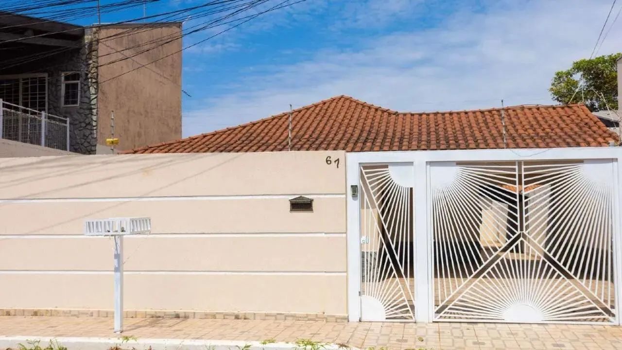 Casa térrea no bairro Santo Antônio