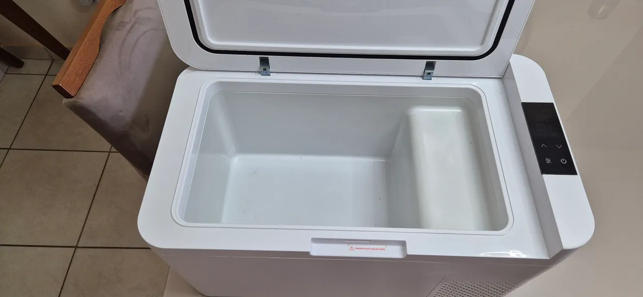 Geladeira Portátil Automotiva 12V/24V 110/220 25 litros