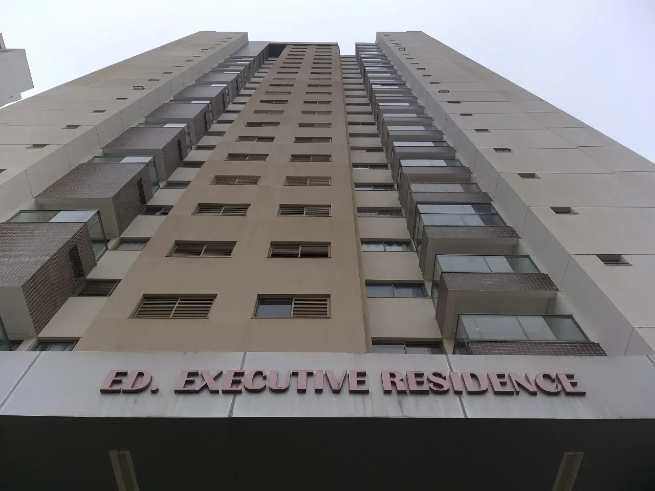 Executive Residence - 105 Norte