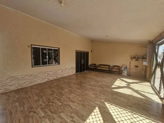 Vendo ampla casa no Bairro Nova FLORESTA