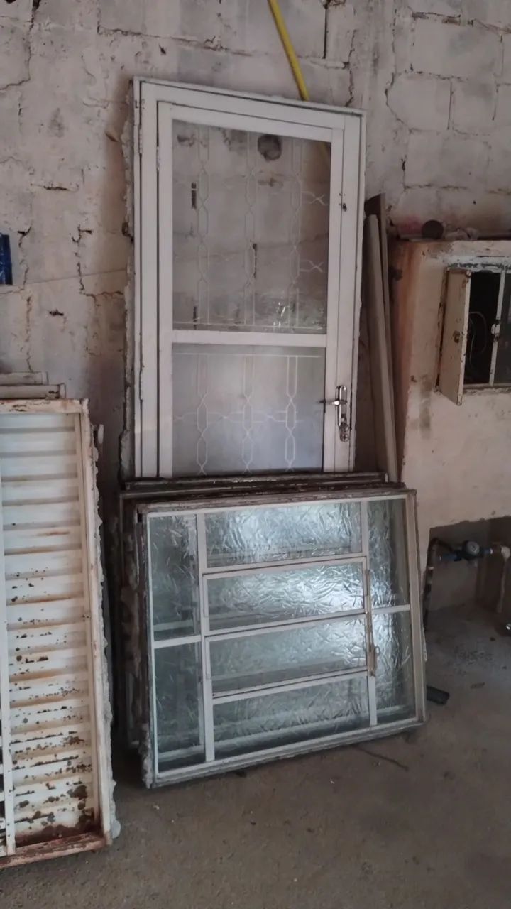 Porta, janela e vitrôs64861278094594121