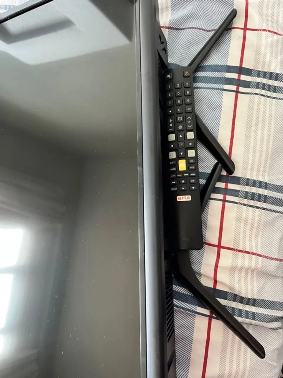 TV Smart TCL 50" 50P65US com tela quebrada - Foto 3