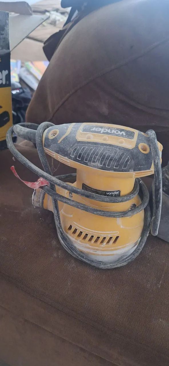Vendo Lixadeira Roto-Orbital Vonder350W - Foto 4