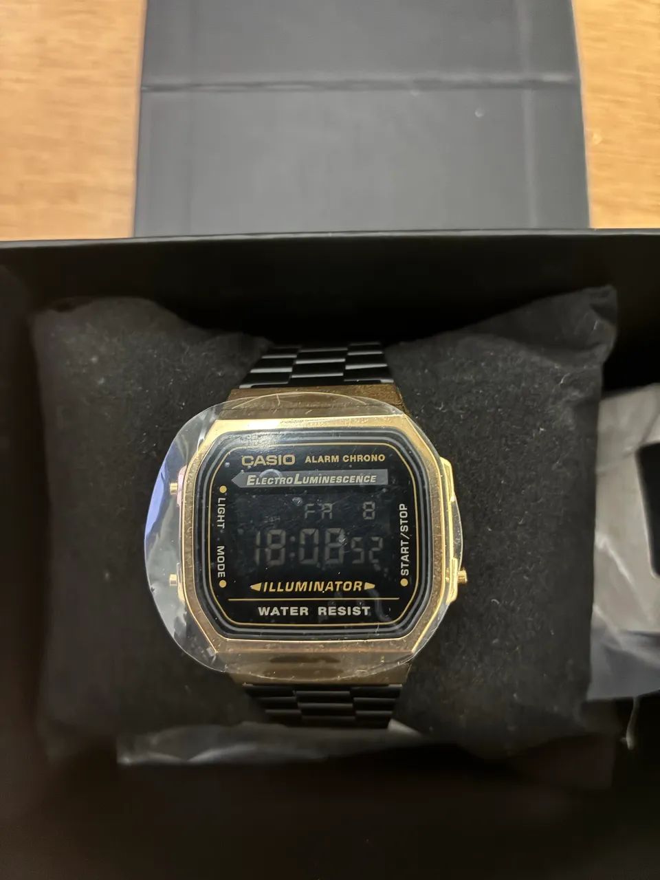 Relógio Casio vintage preto e dourado - Foto 2