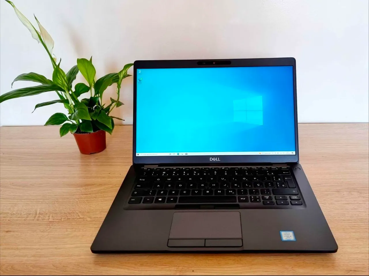 Notebook Dell Latitude 5400 i5 vPro 16GB SSD M2