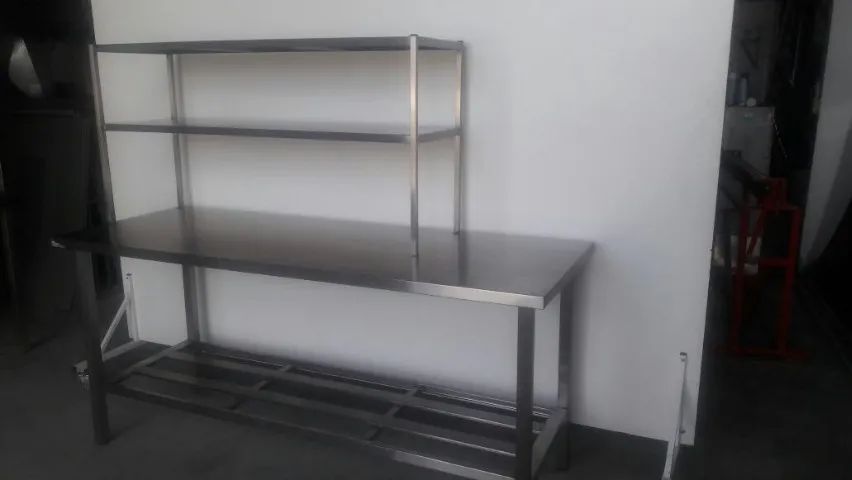 Mesa industrial nova em Aço inox - com prateleira de apoio - temos diversas medidas
