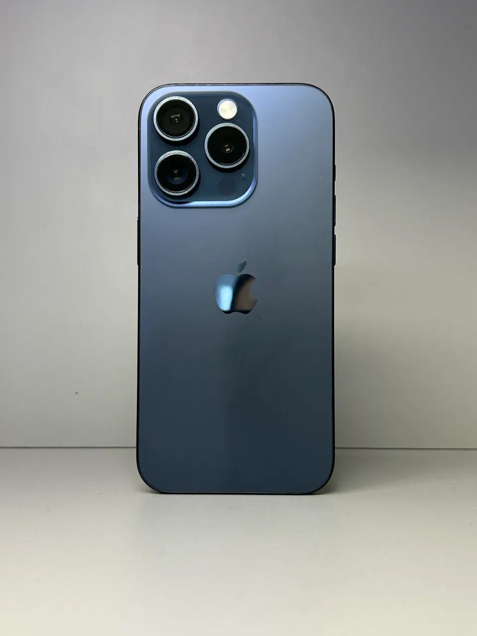 iPhone 15 pro 256gb - Azul Titanium - Celulares e Smartphones