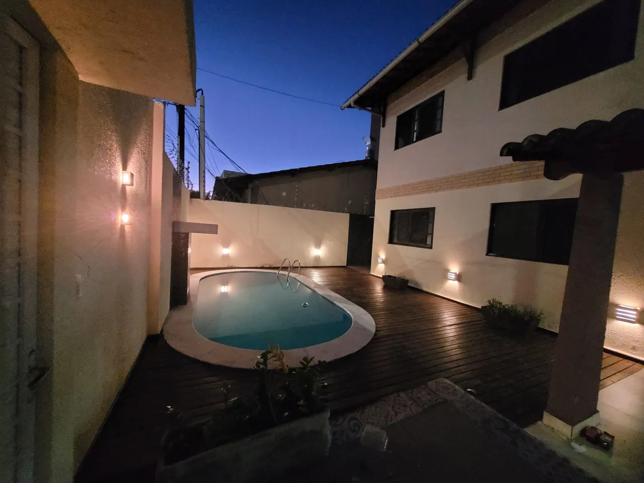 Casa Duplex em avenida