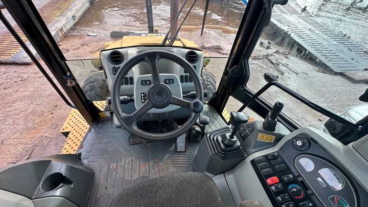  CATERPILLAR 416F2  4X4 ANO 2017  - Foto 5