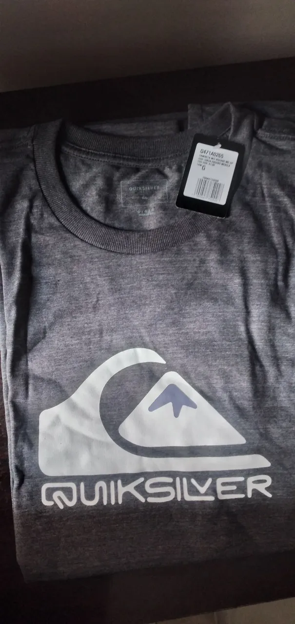 Camiseta Quiksilver Cinza