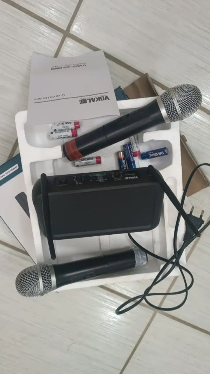 WIRELESS VOKAL MICROPHONES + BASE + ACCESSORIES - READY TO USE!64352268953089120