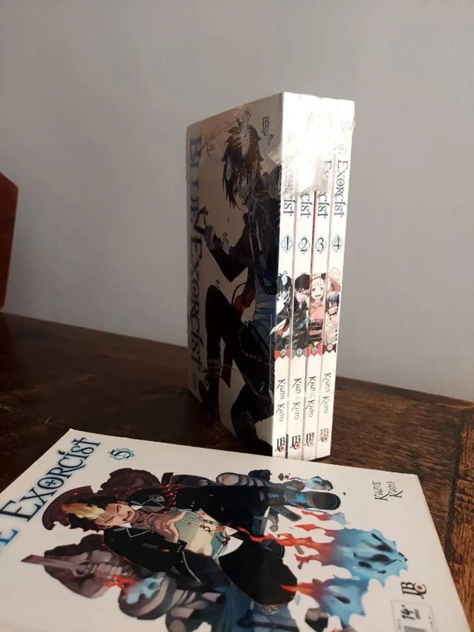 Mangás Blue Exorcist/ Ao no Exorcist Volume 1 ao 5 - Foto 3