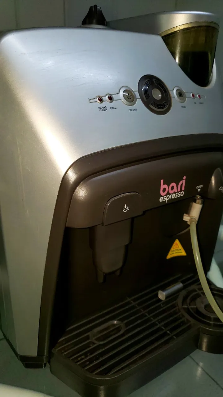 BARI Cafeteira Bari Espresso Para Grãos de Café - Leia o Anúncio